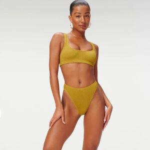 Good American always fits bikini size 0